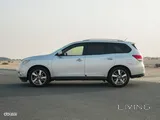 Nissan Pathfinder SV